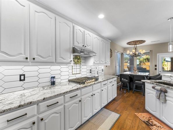 3220  Serpis  , Grand Prairie Texas 75054