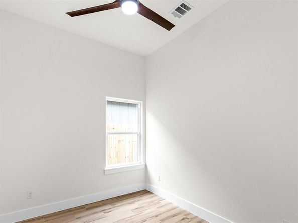 3116 N Pecan Street , Fort Worth Texas 76104