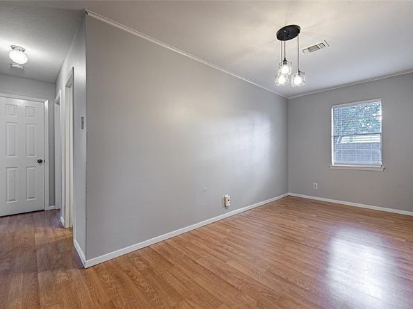 2304  Meadow Crest , Irving Texas 75060