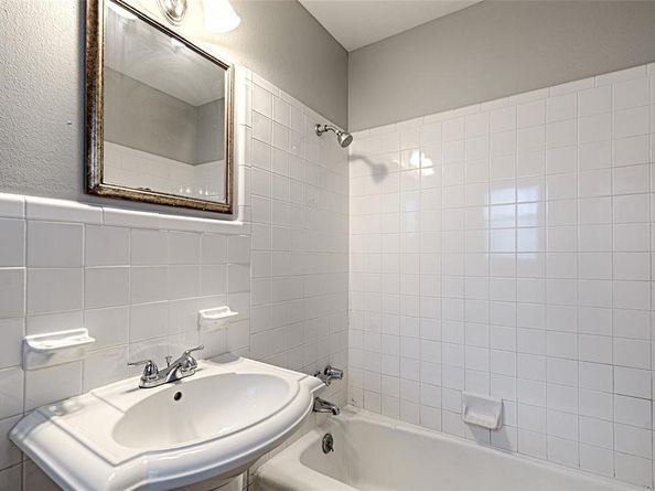 2304  Meadow Crest , Irving Texas 75060