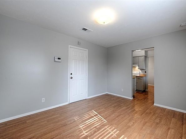 2304  Meadow Crest , Irving Texas 75060