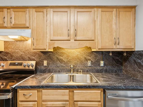 5014  Les Chateaux Drive  230, Dallas Texas 75235