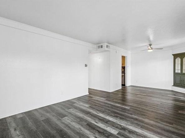 5014  Les Chateaux Drive  230, Dallas Texas 75235