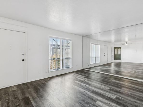 5014  Les Chateaux Drive  230, Dallas Texas 75235