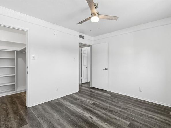 5014  Les Chateaux Drive  230, Dallas Texas 75235