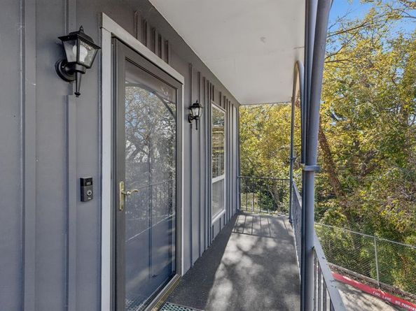 5014  Les Chateaux Drive  230, Dallas Texas 75235