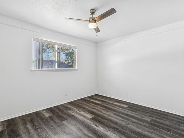 5014  Les Chateaux Drive  230, Dallas Texas 75235