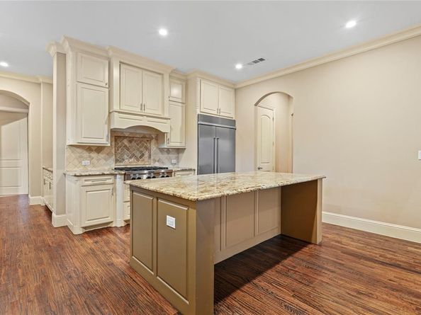 920  Joe Boy Court , DeSoto Texas 75115