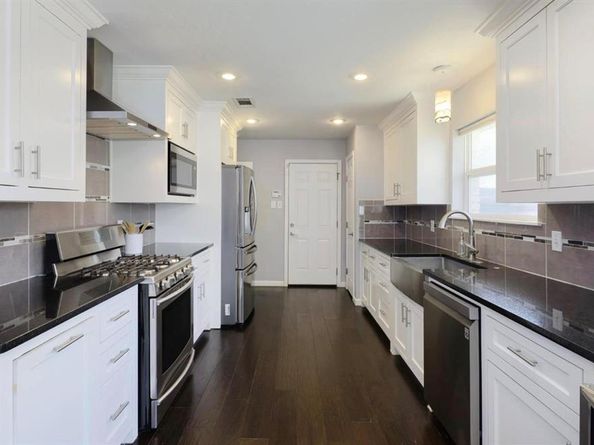 10282  Vinemont Street , Dallas Texas 75218