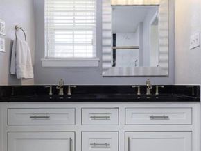 10282  Vinemont Street , Dallas Texas 75218