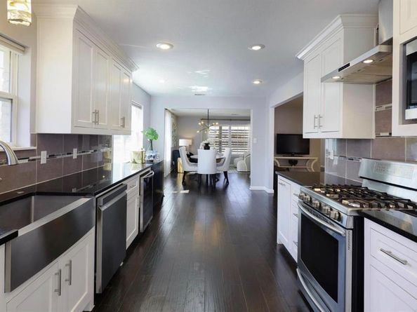 10282  Vinemont Street , Dallas Texas 75218