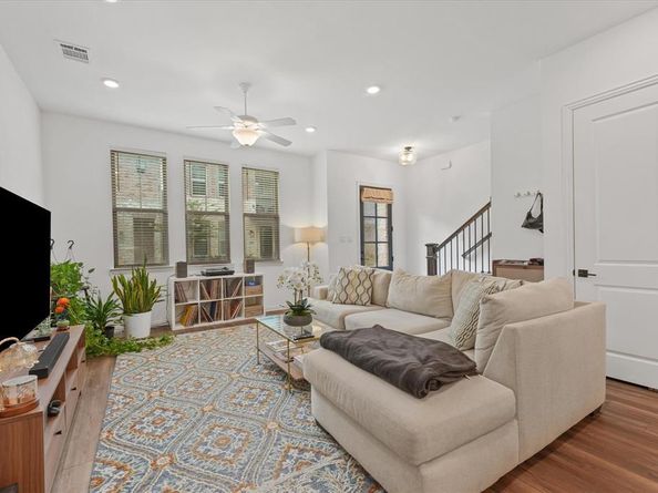 7562  Edgeware Road , Dallas Texas 75228