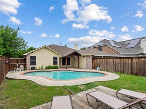 2726  Crosslands Drive , Garland Texas 75040