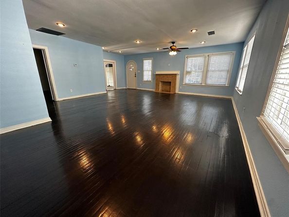 1009 E Humbolt Street , Fort Worth Texas 76104