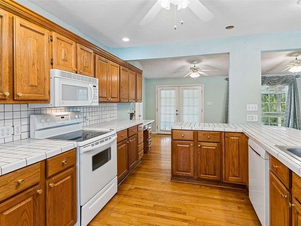 2225  Brooks Street , Garland Texas 75041