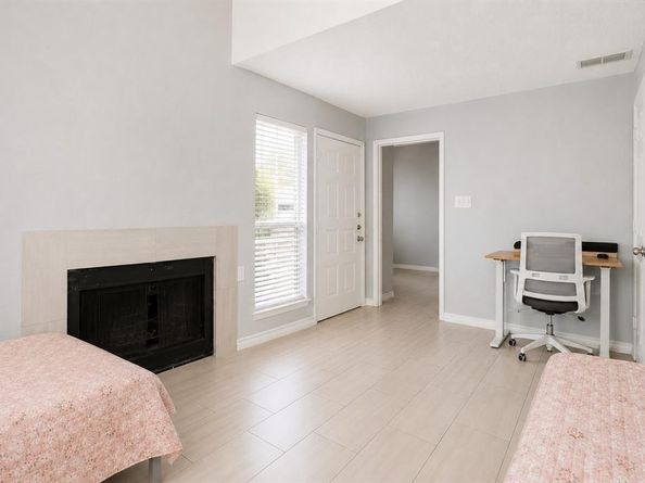 9607  Walnut Street  11107, Dallas Texas 75243