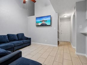 9607  Walnut Street  11107, Dallas Texas 75243