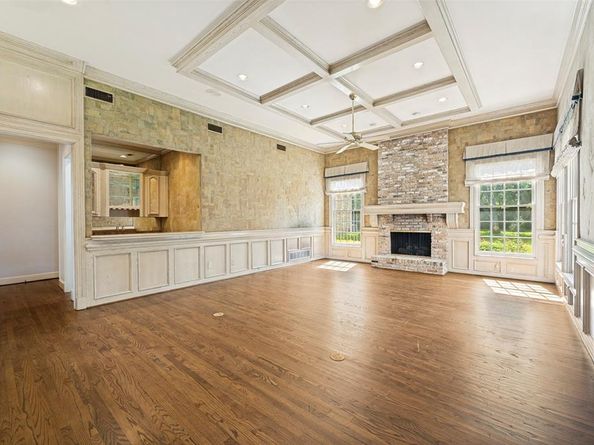 10445  Strait Lane , Dallas Texas 75229