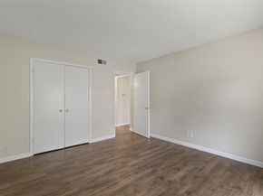 10650  Steppington Drive  211, Dallas Texas 75230