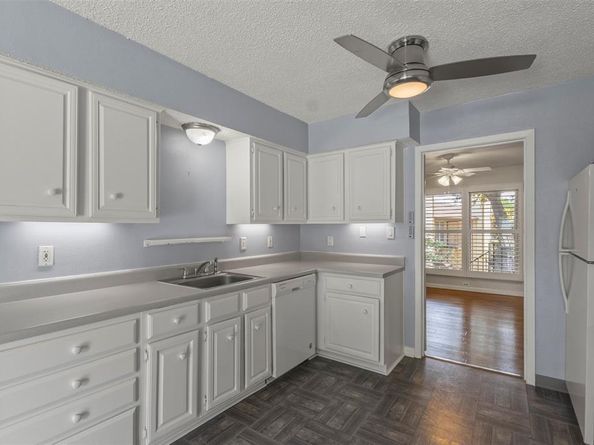 10650  Steppington Drive  211, Dallas Texas 75230