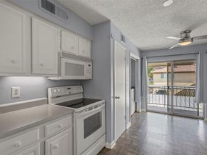 10650  Steppington Drive  211, Dallas Texas 75230