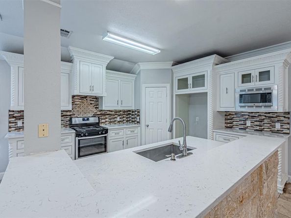 8220  Mossberg Drive , Arlington Texas 76002