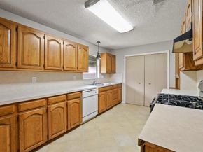 805  Mulkey Lane , Denton Texas 76209
