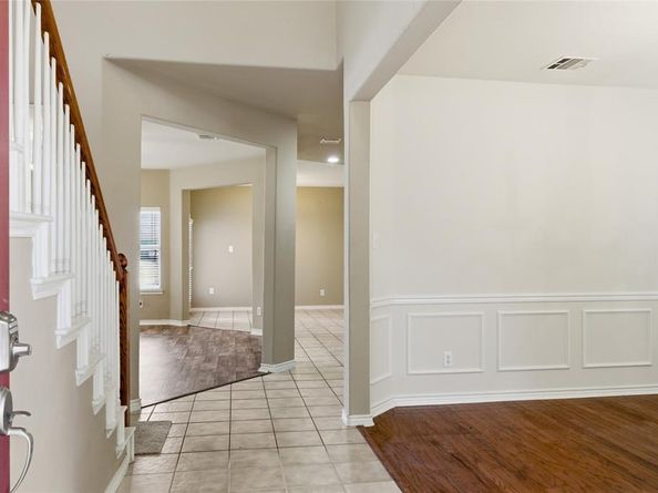 1117  Wenk Drive , Aubrey Texas 76227