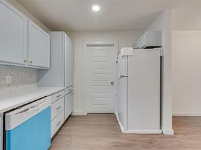 1211  Robin Glen Drive , Dallas Texas 75232