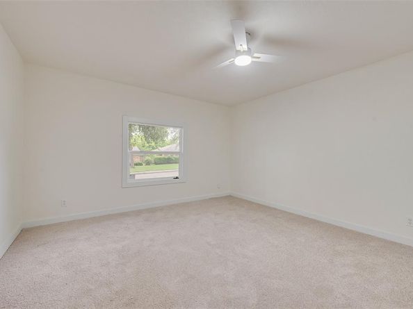 1211  Robin Glen Drive , Dallas Texas 75232