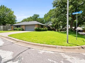 2811  Valparaiso Trail , Arlington Texas 76017