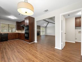 2811  Valparaiso Trail , Arlington Texas 76017