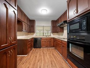 2811  Valparaiso Trail , Arlington Texas 76017
