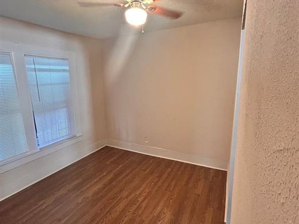1038 E Maddox Avenue , Fort Worth Texas 76104