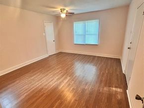1038 E Maddox Avenue , Fort Worth Texas 76104