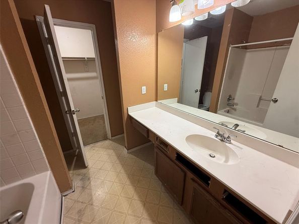 9916  Crystal Valley Way , Dallas Texas 75227