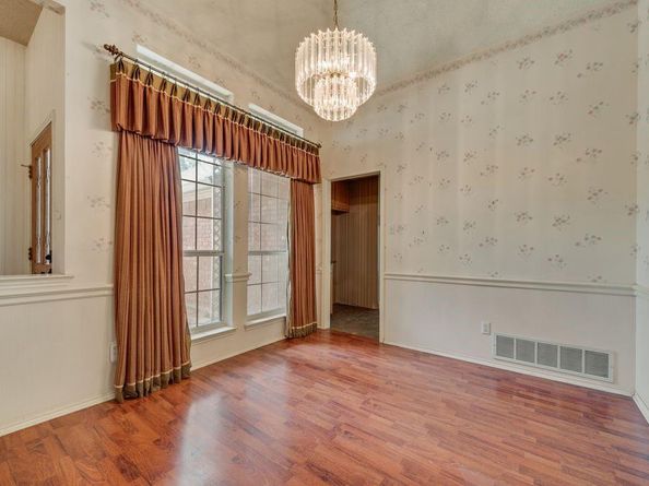 1022  Oak Tree Drive , Fort Worth Texas 76140