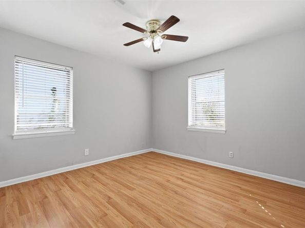 242 W Cober Drive , Grand Prairie Texas 75051