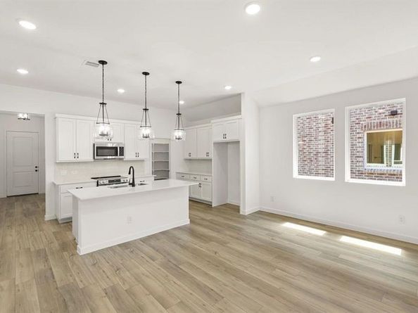641  Tyronza Drive , Justin Texas 76247