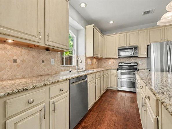 415  Heatherwood Drive , Allen Texas 75002