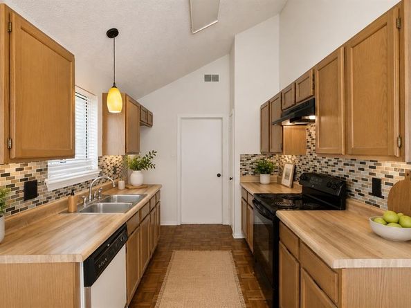 2813  Creekwood Lane , Fort Worth Texas 76123