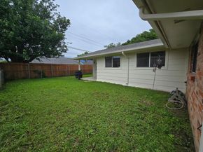614 W Grenoble Drive , Grand Prairie Texas 75052