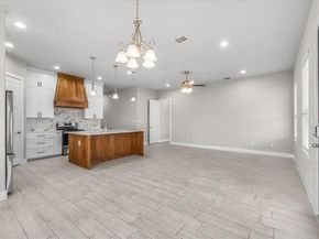 2561  Burton Avenue , Fort Worth Texas 76105