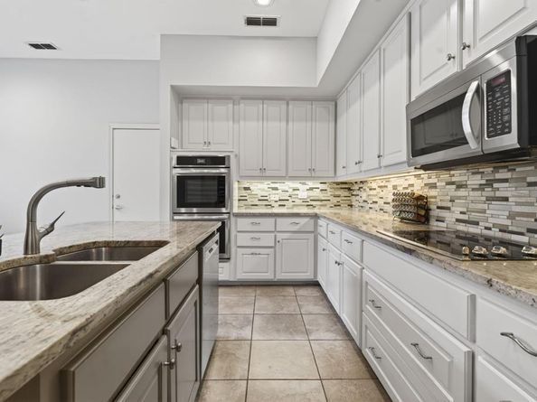 6353  Southpoint Drive , Dallas Texas 75248