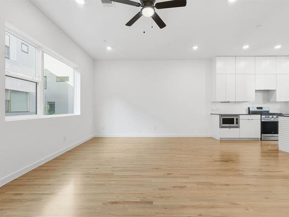 427 W 10th Street Street  502, Dallas Texas 75208