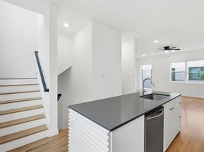 427 W 10th Street Street  502, Dallas Texas 75208