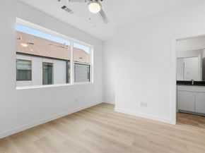 427 W 10TH Street  502, Dallas Texas 75208