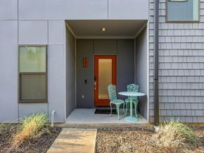 427 W 10th Street Street  502, Dallas Texas 75208