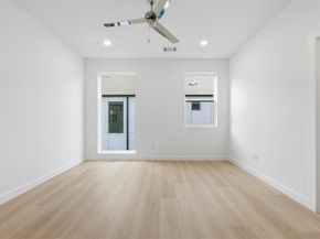 427 W 10TH Street  502, Dallas Texas 75208