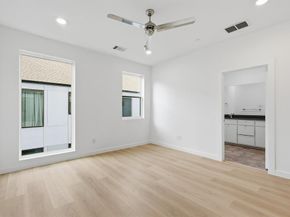 427 W 10th Street Street  502, Dallas Texas 75208